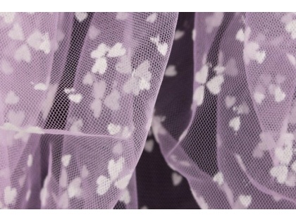 Gaiši violets tills ar samta sirsniņām