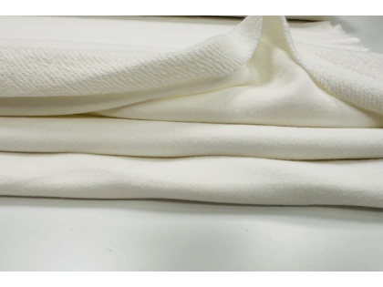 Piena balta 3 diegu cilpiņtrikotāža ar velūra efektu