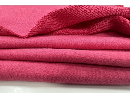 Fuksija - 3 diegu cilpiņtrikotāža ar velūra efektu