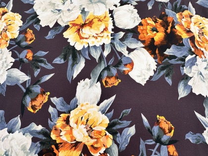 Peonijas uz violeta - kokvilnas trikotāža