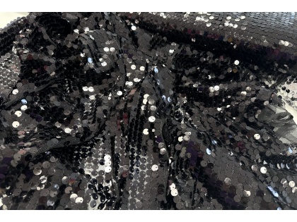 Melns fliteru audums