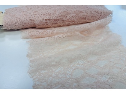 Gaiša laškrāsas mežģīne - 33cm