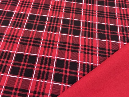 Sarkanās rūtis cilpiņtrikotāža