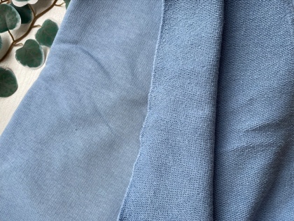 Gaiši zila 3 dienu cilpiņtrikotāža ar defektu – auduma gabals 70 cm