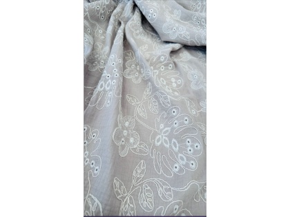 Bēšs izšūtais muslins