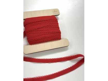 Sarkana apakšveļas gumija ar cakiņu