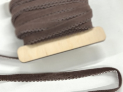 Capucino apakšveļas gumija ar cakiņu