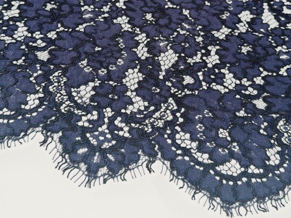 Tumši zila karaliskā mežģīne