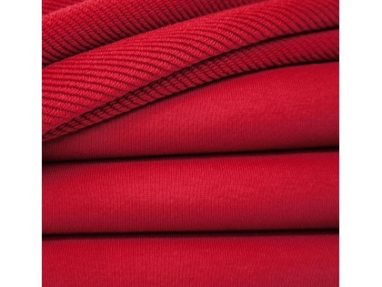 Sarkana 3 diegu cilpiņtrikotāža